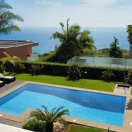 Ravenala - By Lovelystay וילה פונשל