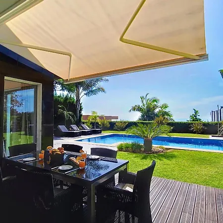 Ravenala - By Lovelystay Willa *