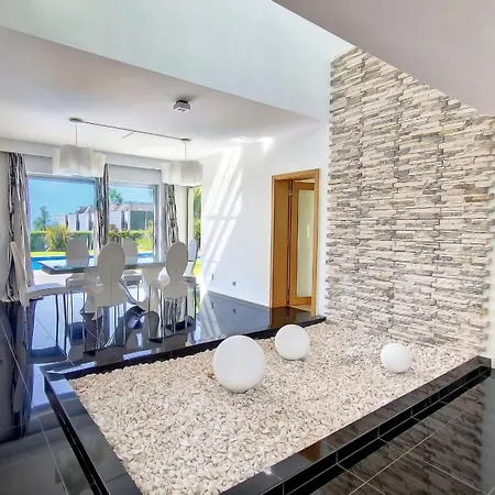 Ravenala - By Lovelystay Funchal (Madeira)