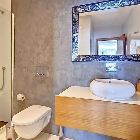 Willa Ravenala - By Lovelystay *