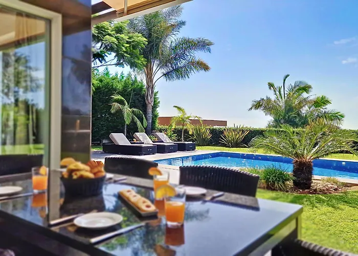 Ravenala - By Lovelystay *