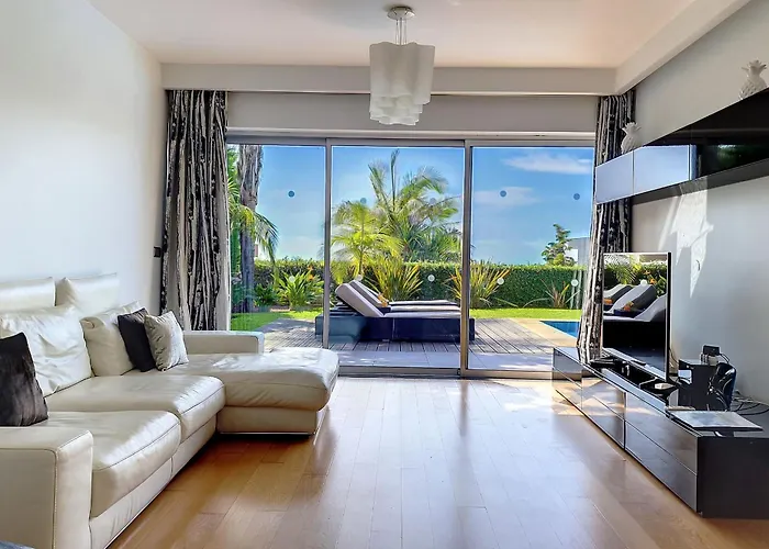 Ravenala - By Lovelystay *